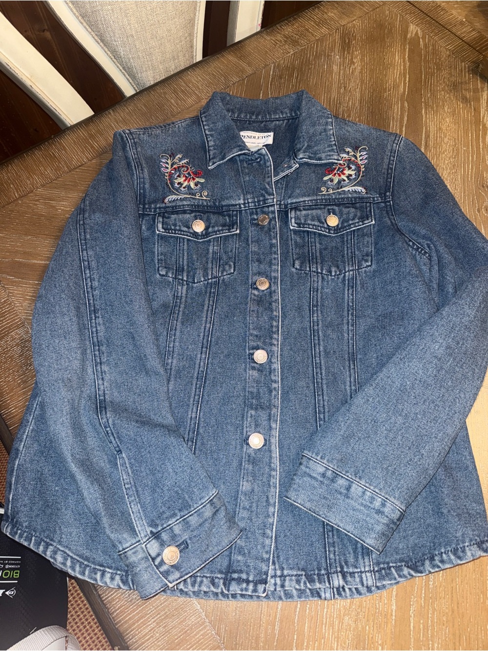 Pendleton Denim Jacket With Embroidered Floral On Shoulders Size Small
